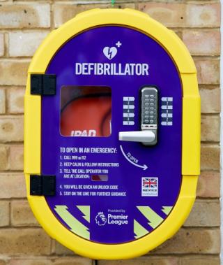 Image of a defibrillator 